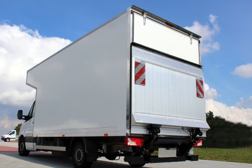 AG Zabudowy - Realizacja  Mercedes Sprinter - kontener z windą