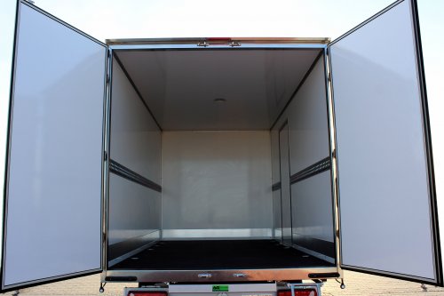 AG Zabudowy - Realizacje - Mercedes Sprinter - kontener piekarniczy