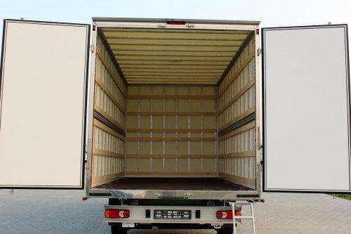 AG Zabudowy - Realizacje - Peugeot Boxer - kontener meblowy