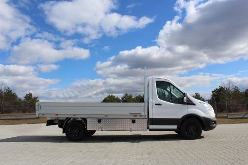 AG Zabudowy - Realizacja  Ford Transit - skrzynia ze skrzynką z blachy ryflowanej