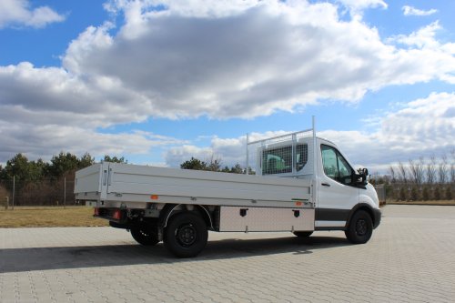 AG Zabudowy - Realizacje - Ford Transit - skrzynia ze skrzynką z blachy ryflowanej