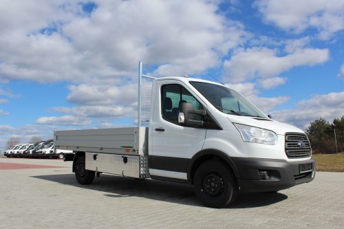 AG Zabudowy - Realizacje - Ford Transit - skrzynia ze skrzynką z blachy ryflowanej