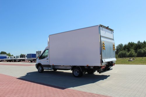 AG Zabudowy - Realizacje - Ford Transit - kontener z windą