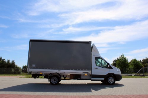 AG Zabudowy - Realizacje - Ford Transit - skrzynia z plandeką