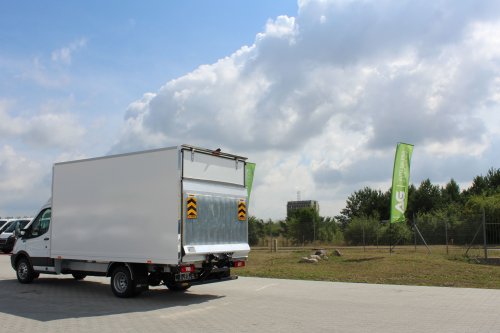 AG Zabudowy - Realizacje - Ford Transit - kontener z windą