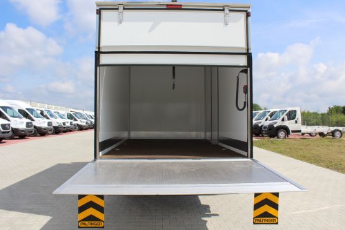 AG Zabudowy - Realizacje - Ford Transit - kontener z windą