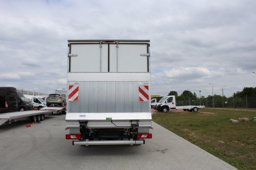 AG Zabudowy - Realizacje - Ford Transit - kontener z windą