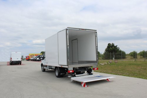 AG Zabudowy - Realizacje - Ford Transit - kontener z windą