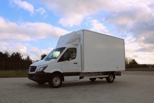 AG Zabudowy - Realizacje - Mercedes Sprinter - kontener