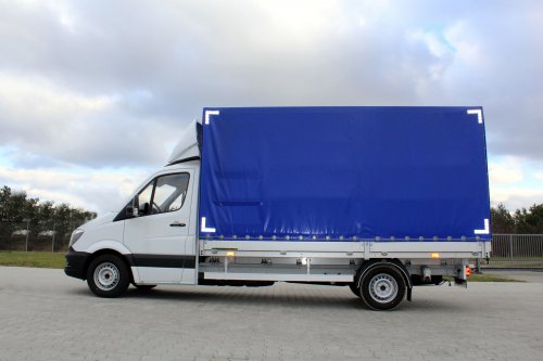 AG Zabudowy - Realizacje - Mercedes Sprinter - skrzynia z plandeką