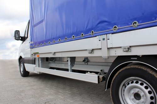 AG Zabudowy - Realizacje - Mercedes Sprinter - skrzynia z plandeką