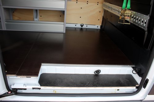 AG Zabudowy - Realizacje - Ford Transit - zabudowa serwisowa