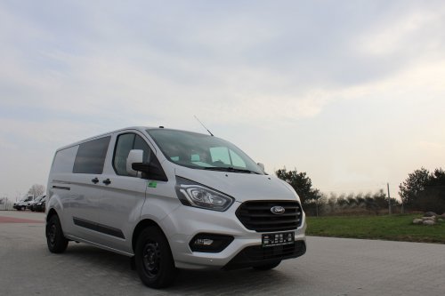 AG Zabudowy - Realizacja  Ford Custom - zabudowa osobowo-ciężarowa