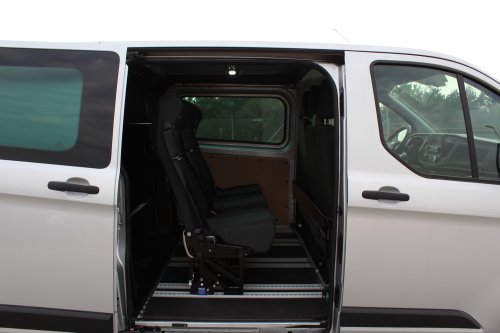 AG Zabudowy - Realizacje - Ford Custom - zabudowa osobowo-ciężarowa