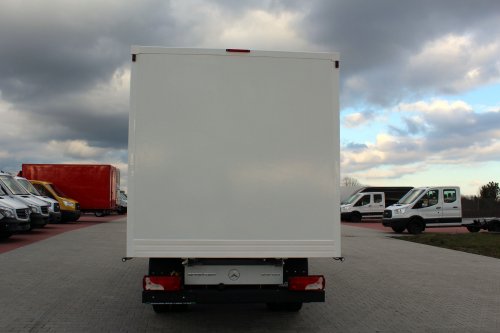 AG Zabudowy - Realizacja  Mercedes Sprinter - kontener z drzwiami bocznymi