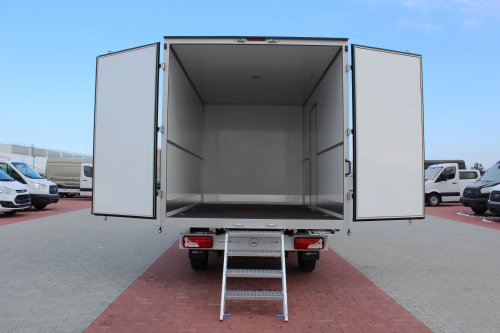 AG Zabudowy - Realizacje - Mercedes Sprinter - kontener z drabinką