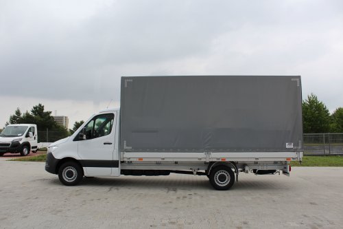 AG Zabudowy - Realizacje - Mercedes Sprinter - skrzynia z plandeką