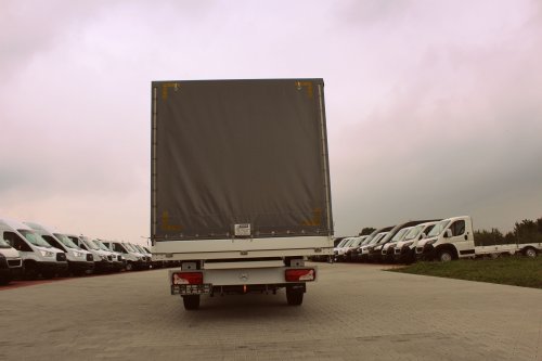 AG Zabudowy - Realizacje - Mercedes Sprinter - skrzynia z plandeką