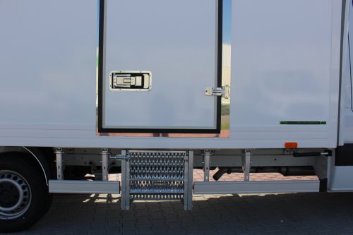 AG Zabudowy - Realizacje - Mercedes Sprinter - izoterma