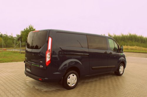 AG Zabudowy - Realizacje - Ford Custom - przegroda zwykła