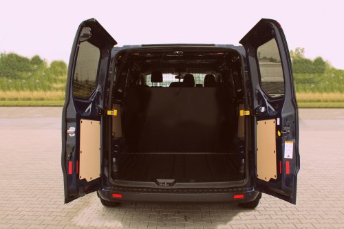 AG Zabudowy - Realizacje - Ford Custom - przegroda zwykła