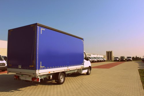 AG Zabudowy - Realizacje - Mercedes Sprinter - skrzynia z plandeką