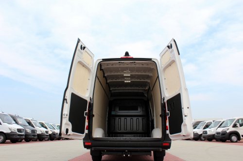 AG Zabudowy - Realizacja  Hyundai - podłoga i boki