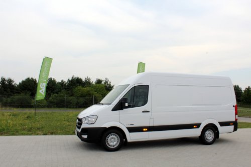 AG Zabudowy - Realizacje - Hyundai - podłoga i boki