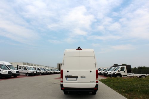 AG Zabudowy - Realizacje - Hyundai - podłoga i boki