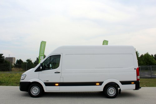 AG Zabudowy - Realizacje - Hyundai - podłoga i boki