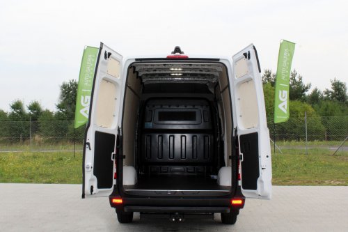 AG Zabudowy - Realizacje - Hyundai - podłoga i boki