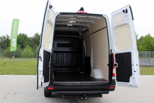 AG Zabudowy - Realizacje - Hyundai - podłoga i boki