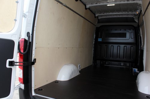 AG Zabudowy - Realizacje - Hyundai - podłoga i boki