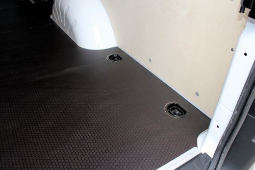 AG Zabudowy - Realizacje - Hyundai - podłoga i boki