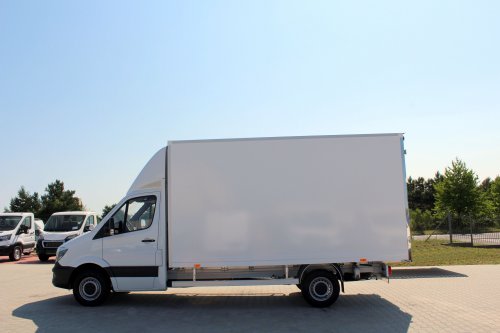 AG Zabudowy - Realizacje - Mercedes Sprinter - kontener