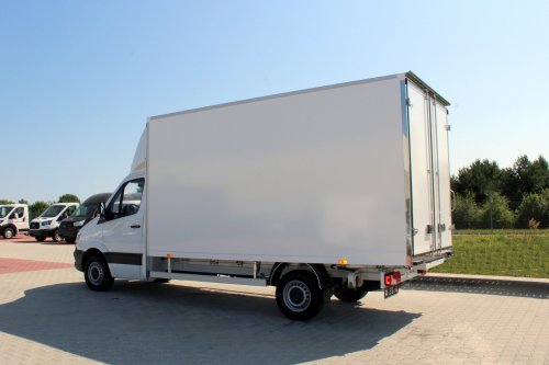 AG Zabudowy - Realizacje - Mercedes Sprinter - kontener