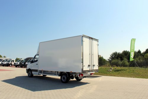 AG Zabudowy - Realizacje - Mercedes Sprinter - kontener