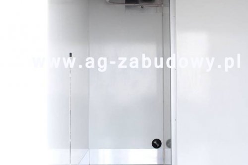 AG Zabudowy - Realizacje - Peugeot Boxer  - izoterma z agregatem dwustrefowym i windą załadunkową