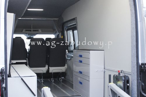 AG Zabudowy - Realizacje - Ford Transit - specjalistyczna zabudowa do przewozu osoby niepełnosprawnej