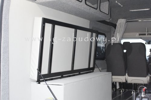 AG Zabudowy - Realizacje - Ford Transit - specjalistyczna zabudowa do przewozu osoby niepełnosprawnej